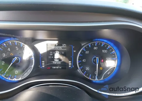 2020 Chrysler Voyager Lxi из США, поврежденный, VIN 2C4RC1DG5LR261209